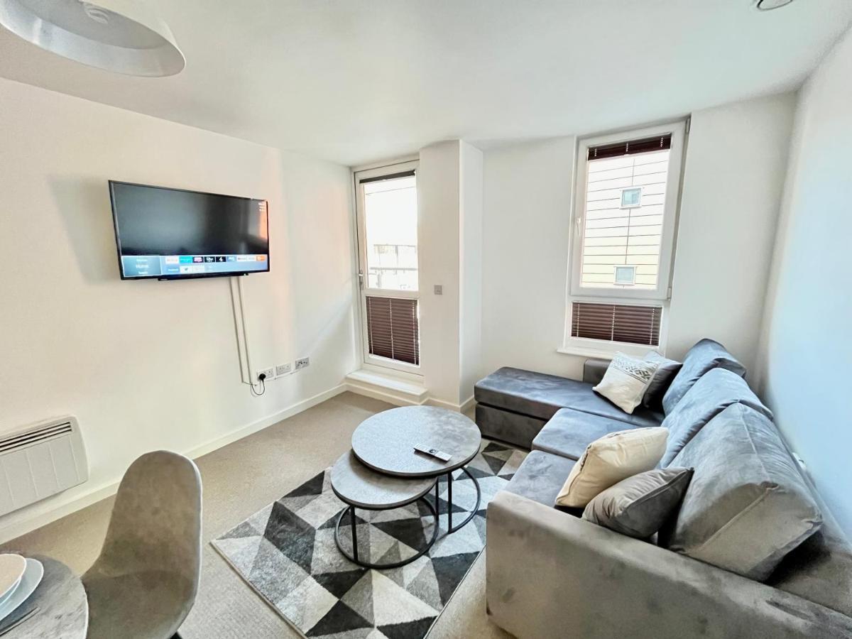 2 Bedroom, 2 Bathroom Modern Apartment Close To Ocean Village, Free Parking, Single Or Double Beds Southampton Exteriér fotografie