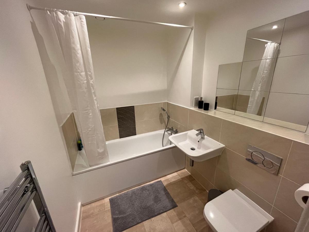 2 Bedroom, 2 Bathroom Modern Apartment Close To Ocean Village, Free Parking, Single Or Double Beds Southampton Exteriér fotografie