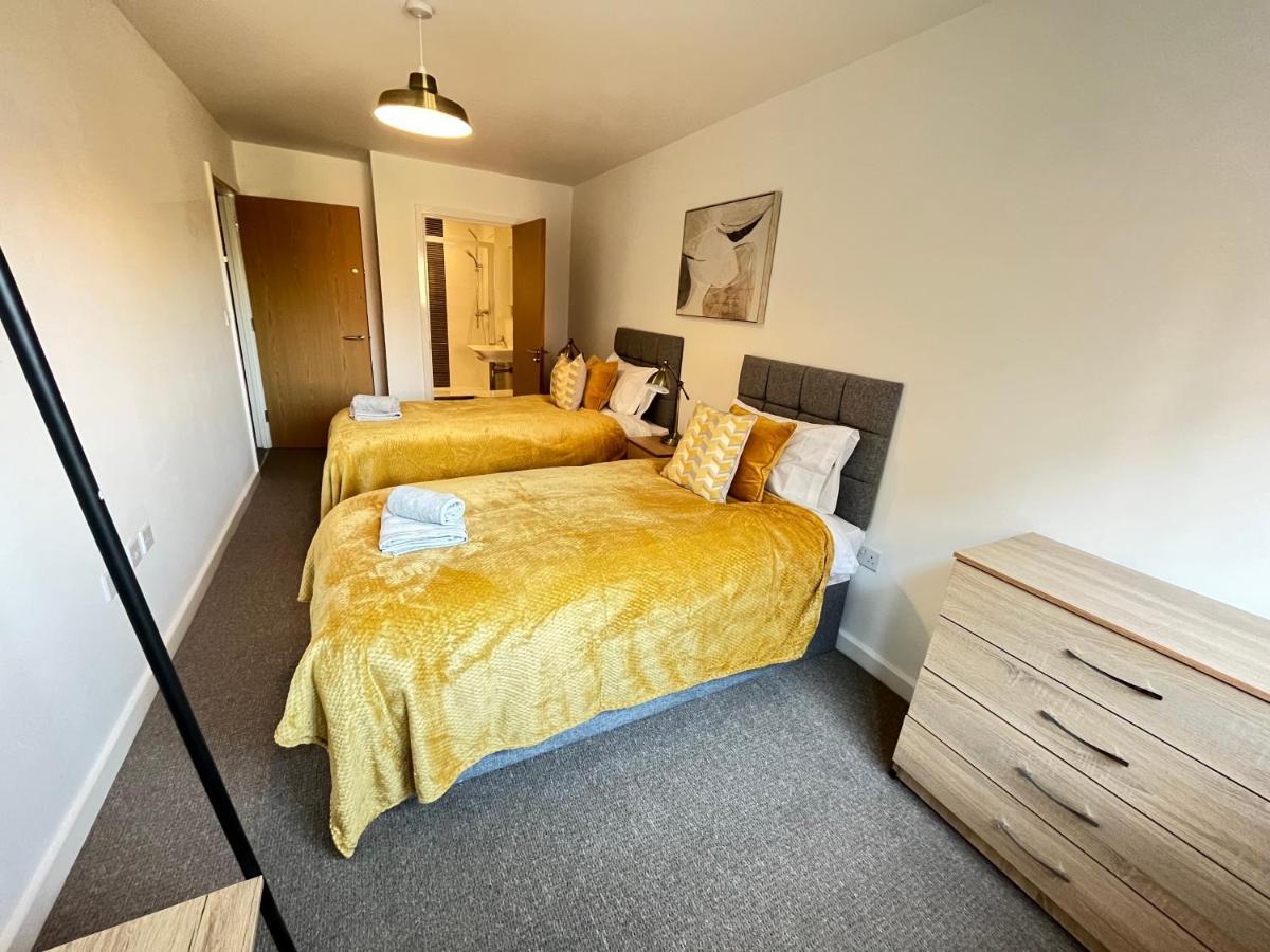 2 Bedroom, 2 Bathroom Modern Apartment Close To Ocean Village, Free Parking, Single Or Double Beds Southampton Exteriér fotografie